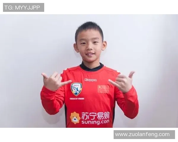 湖南航空与国际足球明星签约共创体育新篇章推动品牌全球影响力